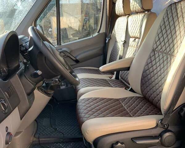 Белый Мерседес Sprinter, объемом двигателя 0 л и пробегом 247 тыс. км за 37000 $, фото 13 на Automoto.ua