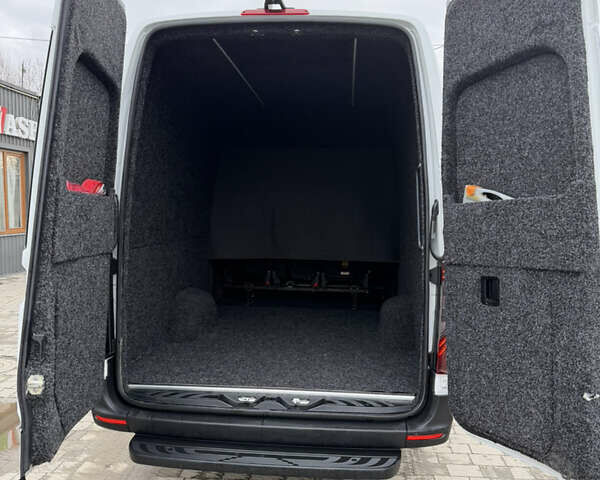 Белый Мерседес Sprinter, объемом двигателя 2.14 л и пробегом 350 тыс. км за 35900 $, фото 8 на Automoto.ua