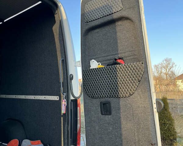 Белый Мерседес Sprinter, объемом двигателя 2.14 л и пробегом 418 тыс. км за 31800 $, фото 6 на Automoto.ua
