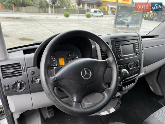 Белый Мерседес Sprinter, объемом двигателя 3 л и пробегом 227 тыс. км за 32900 $, фото 15 на Automoto.ua