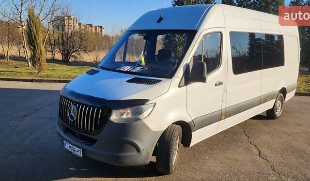 Белый Мерседес Sprinter, объемом двигателя 2.14 л и пробегом 422 тыс. км за 30700 $, фото 2 на Automoto.ua