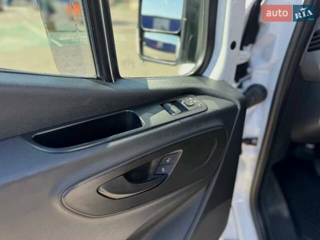 Белый Мерседес Sprinter, объемом двигателя 3 л и пробегом 400 тыс. км за 39950 $, фото 23 на Automoto.ua