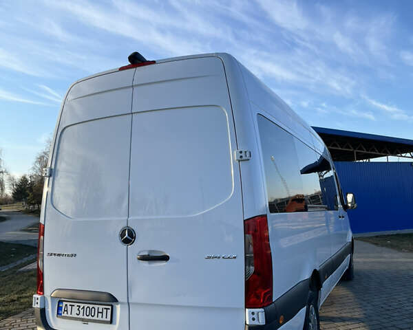 Белый Мерседес Sprinter, объемом двигателя 2.14 л и пробегом 418 тыс. км за 31800 $, фото 5 на Automoto.ua