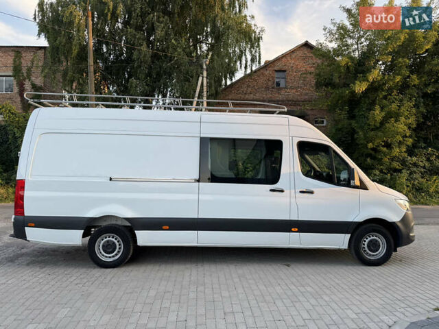 Белый Мерседес Sprinter, объемом двигателя 2.14 л и пробегом 152 тыс. км за 30000 $, фото 3 на Automoto.ua