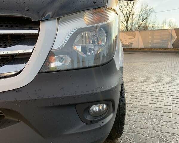 Білий Мерседес Sprinter, об'ємом двигуна 0 л та пробігом 247 тис. км за 37000 $, фото 8 на Automoto.ua