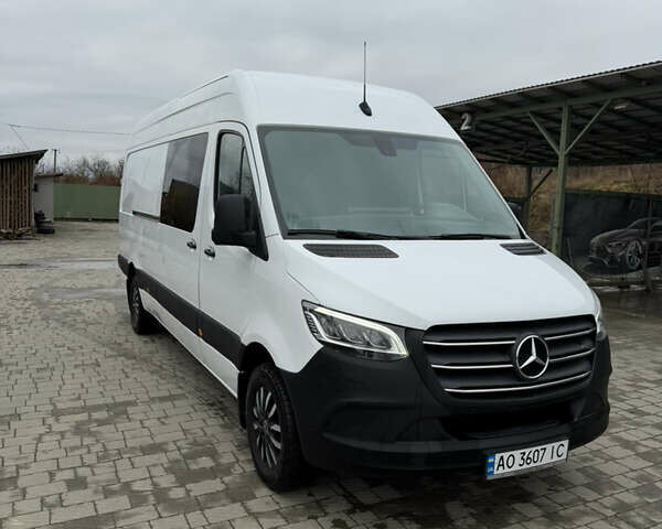 Белый Мерседес Sprinter, объемом двигателя 2.14 л и пробегом 350 тыс. км за 35900 $, фото 1 на Automoto.ua
