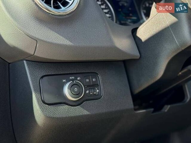 Белый Мерседес Sprinter, объемом двигателя 3 л и пробегом 400 тыс. км за 39950 $, фото 24 на Automoto.ua