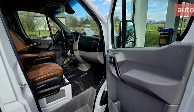 Белый Мерседес Sprinter, объемом двигателя 2.2 л и пробегом 633 тыс. км за 26500 $, фото 10 на Automoto.ua