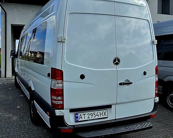 Белый Мерседес Sprinter, объемом двигателя 2.2 л и пробегом 633 тыс. км за 26500 $, фото 5 на Automoto.ua