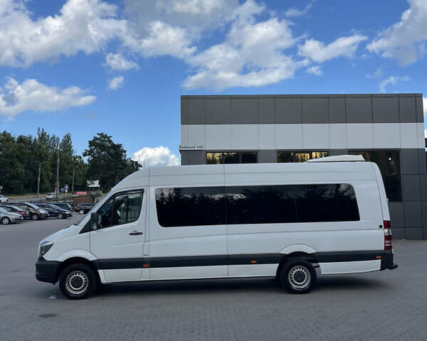 Белый Мерседес Sprinter, объемом двигателя 2.2 л и пробегом 333 тыс. км за 29000 $, фото 1 на Automoto.ua