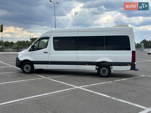 Белый Мерседес Sprinter, объемом двигателя 0 л и пробегом 700 тыс. км за 31000 $, фото 2 на Automoto.ua