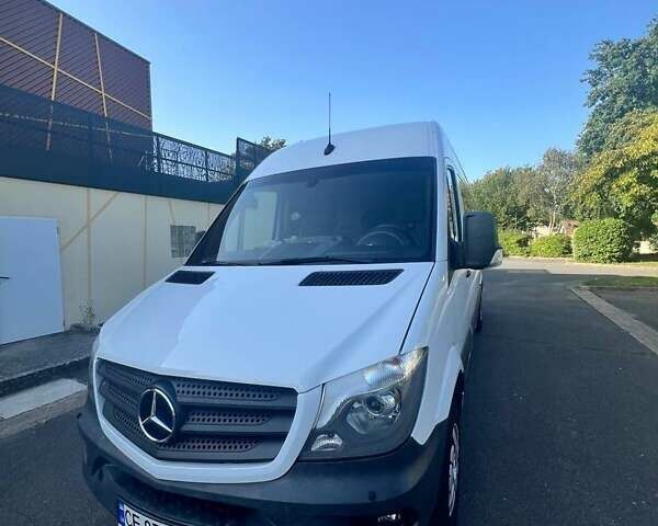 Белый Мерседес Sprinter, объемом двигателя 2.14 л и пробегом 650 тыс. км за 23000 $, фото 1 на Automoto.ua