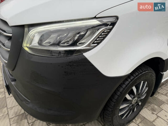 Белый Мерседес Sprinter, объемом двигателя 2.14 л и пробегом 350 тыс. км за 35900 $, фото 3 на Automoto.ua