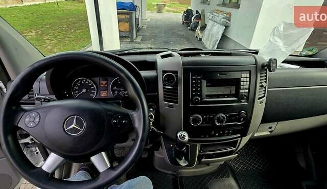 Белый Мерседес Sprinter, объемом двигателя 2.2 л и пробегом 633 тыс. км за 26500 $, фото 16 на Automoto.ua