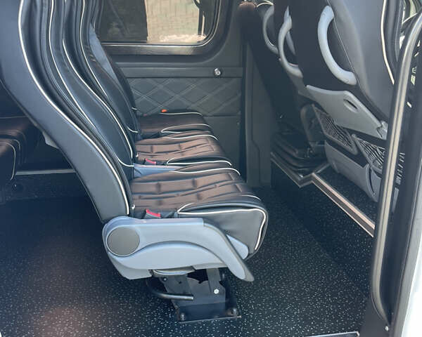 Белый Мерседес Sprinter, объемом двигателя 2.2 л и пробегом 333 тыс. км за 29000 $, фото 21 на Automoto.ua