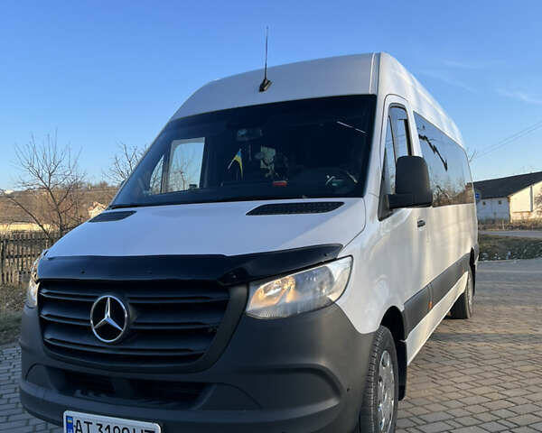 Белый Мерседес Sprinter, объемом двигателя 2.14 л и пробегом 418 тыс. км за 31800 $, фото 1 на Automoto.ua