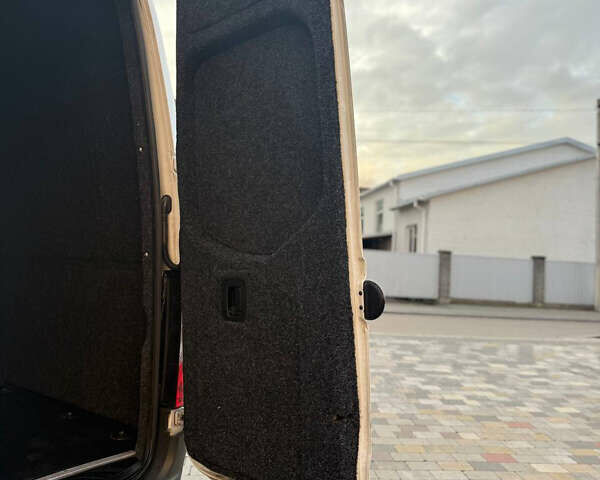 Белый Мерседес Sprinter, объемом двигателя 2.1 л и пробегом 325 тыс. км за 39984 $, фото 17 на Automoto.ua