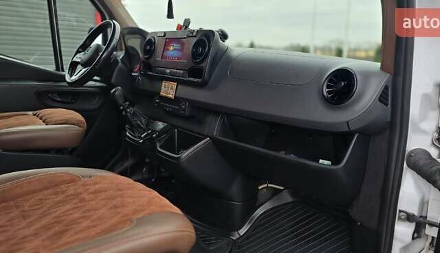 Белый Мерседес Sprinter, объемом двигателя 2.2 л и пробегом 600 тыс. км за 33000 $, фото 23 на Automoto.ua