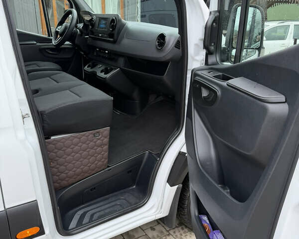 Белый Мерседес Sprinter, объемом двигателя 2.14 л и пробегом 350 тыс. км за 35900 $, фото 10 на Automoto.ua