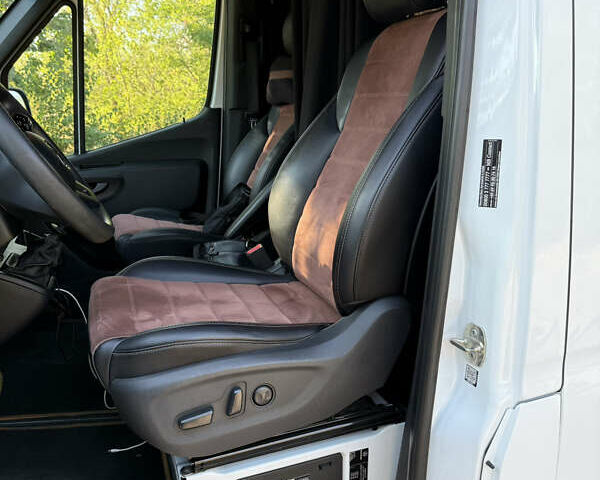 Белый Мерседес Sprinter, объемом двигателя 2.14 л и пробегом 125 тыс. км за 31999 $, фото 16 на Automoto.ua