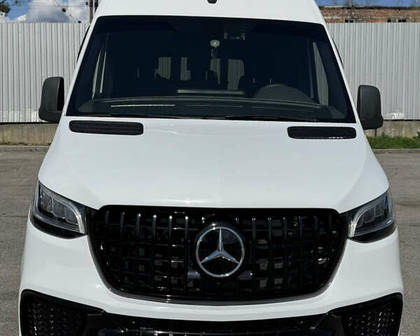 Белый Мерседес Sprinter, объемом двигателя 2.14 л и пробегом 230 тыс. км за 36000 $, фото 1 на Automoto.ua