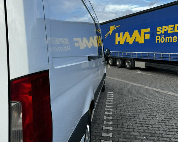 Белый Мерседес Sprinter, объемом двигателя 2.14 л и пробегом 340 тыс. км за 37000 $, фото 5 на Automoto.ua