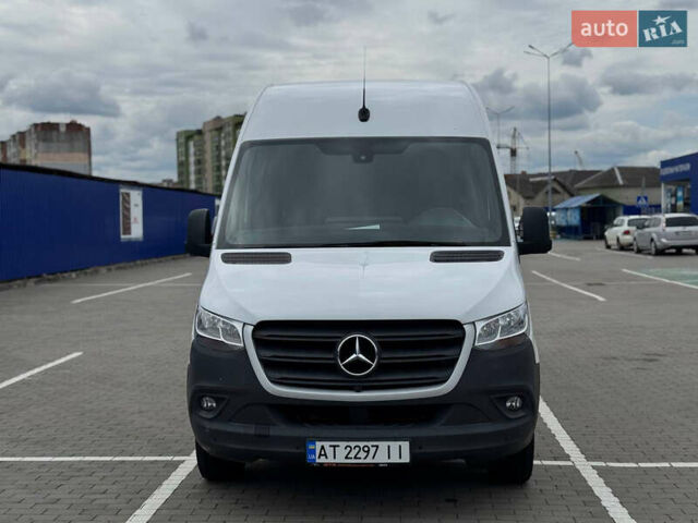 Белый Мерседес Sprinter, объемом двигателя 2.2 л и пробегом 251 тыс. км за 32800 $, фото 1 на Automoto.ua