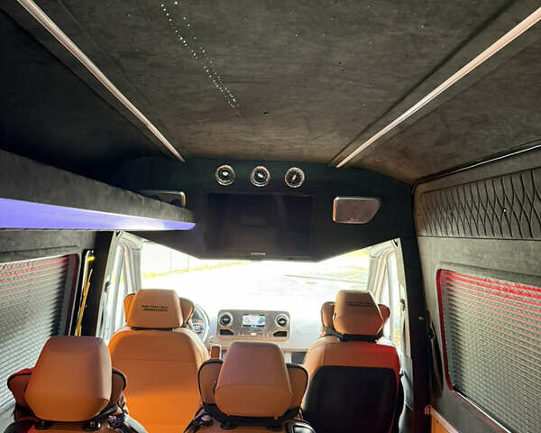 Белый Мерседес Sprinter, объемом двигателя 2.14 л и пробегом 209 тыс. км за 61800 $, фото 27 на Automoto.ua