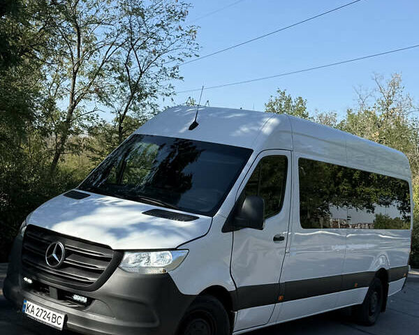 Белый Мерседес Sprinter, объемом двигателя 2.14 л и пробегом 125 тыс. км за 31999 $, фото 2 на Automoto.ua