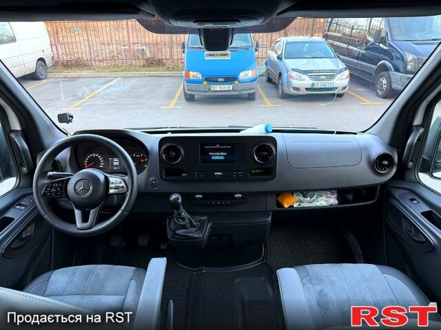 Белый Мерседес Sprinter, объемом двигателя 2.1 л и пробегом 300 тыс. км за 33500 $, фото 4 на Automoto.ua