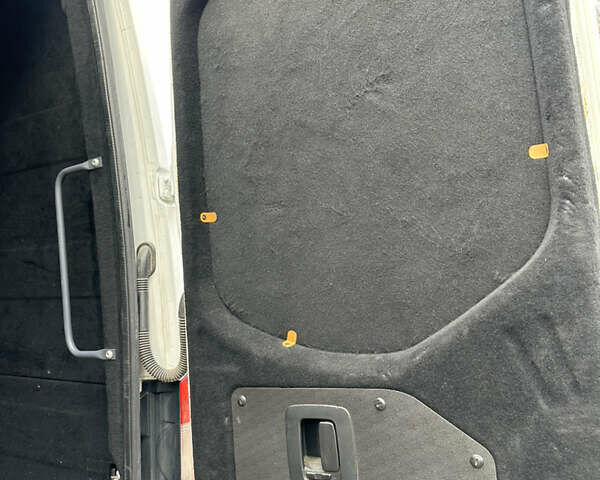 Белый Мерседес Sprinter, объемом двигателя 2.14 л и пробегом 550 тыс. км за 32000 $, фото 23 на Automoto.ua