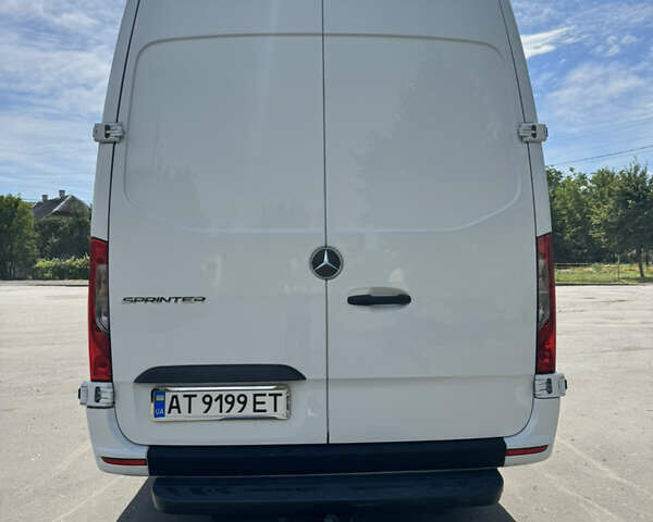 Белый Мерседес Sprinter, объемом двигателя 3 л и пробегом 491 тыс. км за 41500 $, фото 7 на Automoto.ua