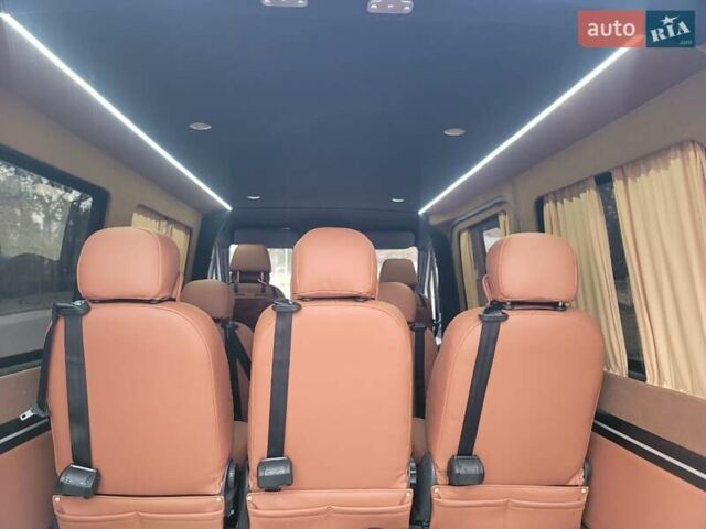 Белый Мерседес Sprinter, объемом двигателя 2.14 л и пробегом 250 тыс. км за 25000 $, фото 4 на Automoto.ua