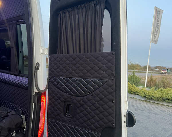 Белый Мерседес Sprinter, объемом двигателя 2.14 л и пробегом 470 тыс. км за 32999 $, фото 52 на Automoto.ua