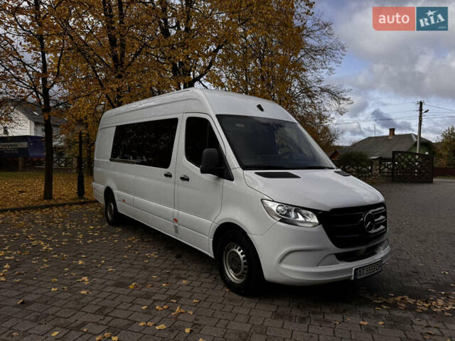 Белый Мерседес Sprinter, объемом двигателя 2.2 л и пробегом 347 тыс. км за 32800 $, фото 3 на Automoto.ua