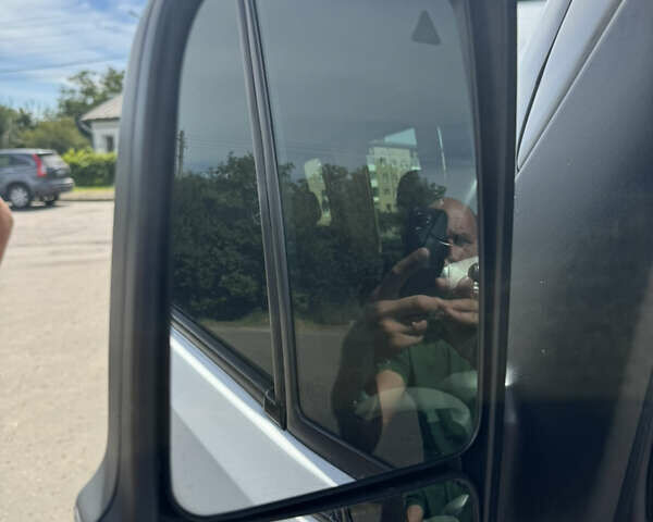 Белый Мерседес Sprinter, объемом двигателя 3 л и пробегом 491 тыс. км за 39999 $, фото 28 на Automoto.ua
