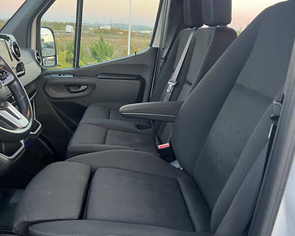 Белый Мерседес Sprinter, объемом двигателя 2.14 л и пробегом 470 тыс. км за 32999 $, фото 29 на Automoto.ua