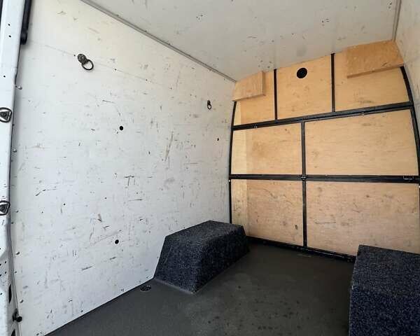 Белый Мерседес Sprinter, объемом двигателя 2.99 л и пробегом 357 тыс. км за 43682 $, фото 17 на Automoto.ua