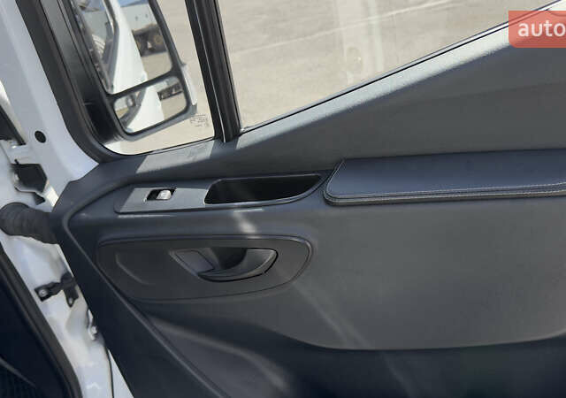 Белый Мерседес Sprinter, объемом двигателя 2.14 л и пробегом 230 тыс. км за 36000 $, фото 10 на Automoto.ua