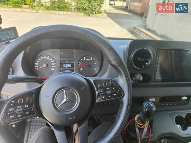 Белый Мерседес Sprinter, объемом двигателя 2.14 л и пробегом 398 тыс. км за 32000 $, фото 13 на Automoto.ua