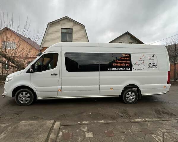 Белый Мерседес Sprinter, объемом двигателя 2.14 л и пробегом 230 тыс. км за 35000 $, фото 4 на Automoto.ua