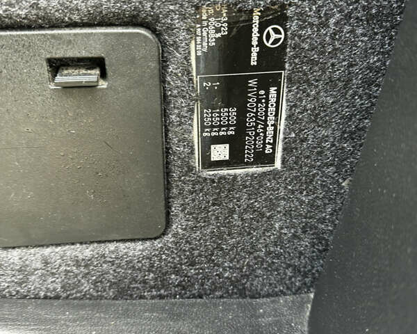 Белый Мерседес Sprinter, объемом двигателя 2.14 л и пробегом 340 тыс. км за 37000 $, фото 6 на Automoto.ua