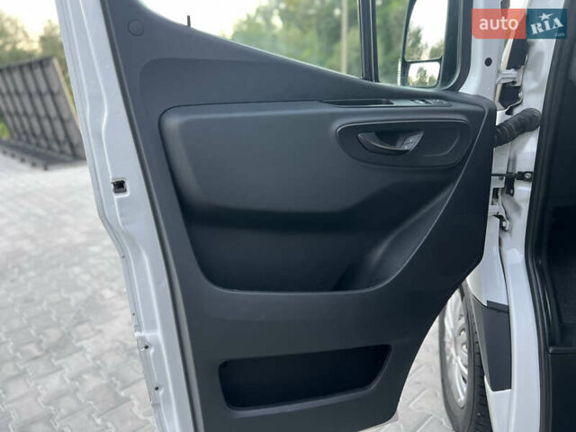 Белый Мерседес Sprinter, объемом двигателя 2.1 л и пробегом 450 тыс. км за 32300 $, фото 32 на Automoto.ua