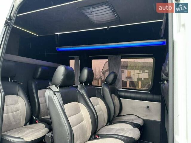 Белый Мерседес Sprinter, объемом двигателя 2.14 л и пробегом 275 тыс. км за 32600 $, фото 7 на Automoto.ua