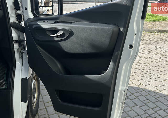 Белый Мерседес Sprinter, объемом двигателя 0 л и пробегом 380 тыс. км за 37700 $, фото 36 на Automoto.ua