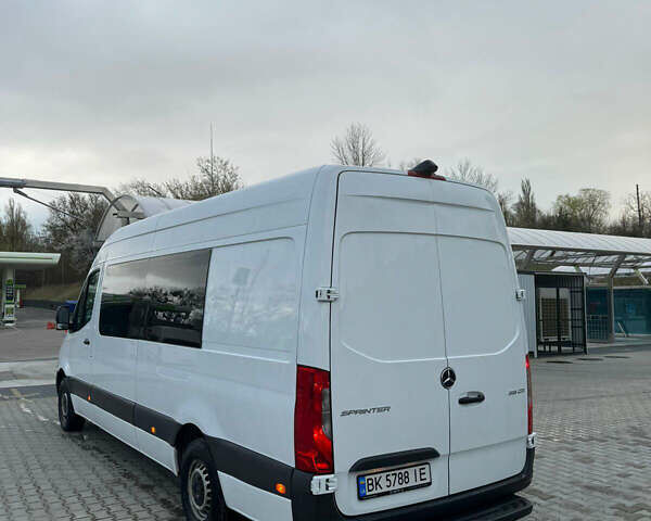 Белый Мерседес Sprinter, объемом двигателя 2.14 л и пробегом 355 тыс. км за 31500 $, фото 5 на Automoto.ua