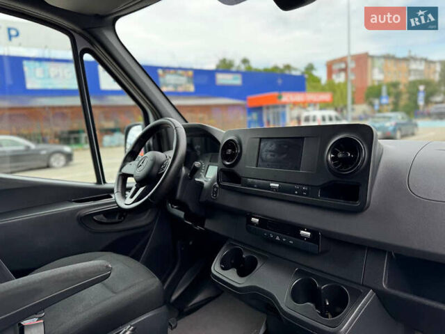Белый Мерседес Sprinter, объемом двигателя 2.2 л и пробегом 251 тыс. км за 32800 $, фото 11 на Automoto.ua