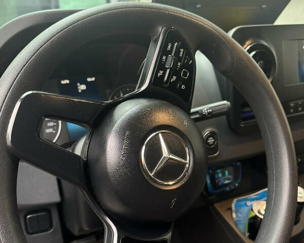 Белый Мерседес Sprinter, объемом двигателя 3 л и пробегом 360 тыс. км за 52744 $, фото 8 на Automoto.ua