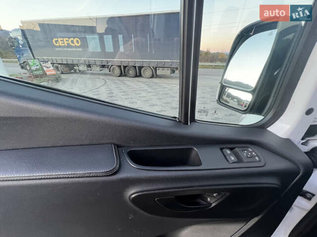 Белый Мерседес Sprinter, объемом двигателя 2.14 л и пробегом 470 тыс. км за 32999 $, фото 35 на Automoto.ua