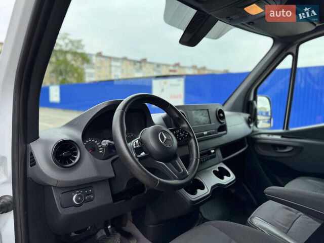 Белый Мерседес Sprinter, объемом двигателя 2.2 л и пробегом 251 тыс. км за 32800 $, фото 21 на Automoto.ua